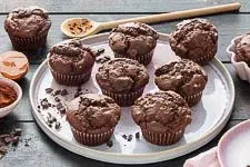 Schokomuffins vor dem Backen im Muffinblech