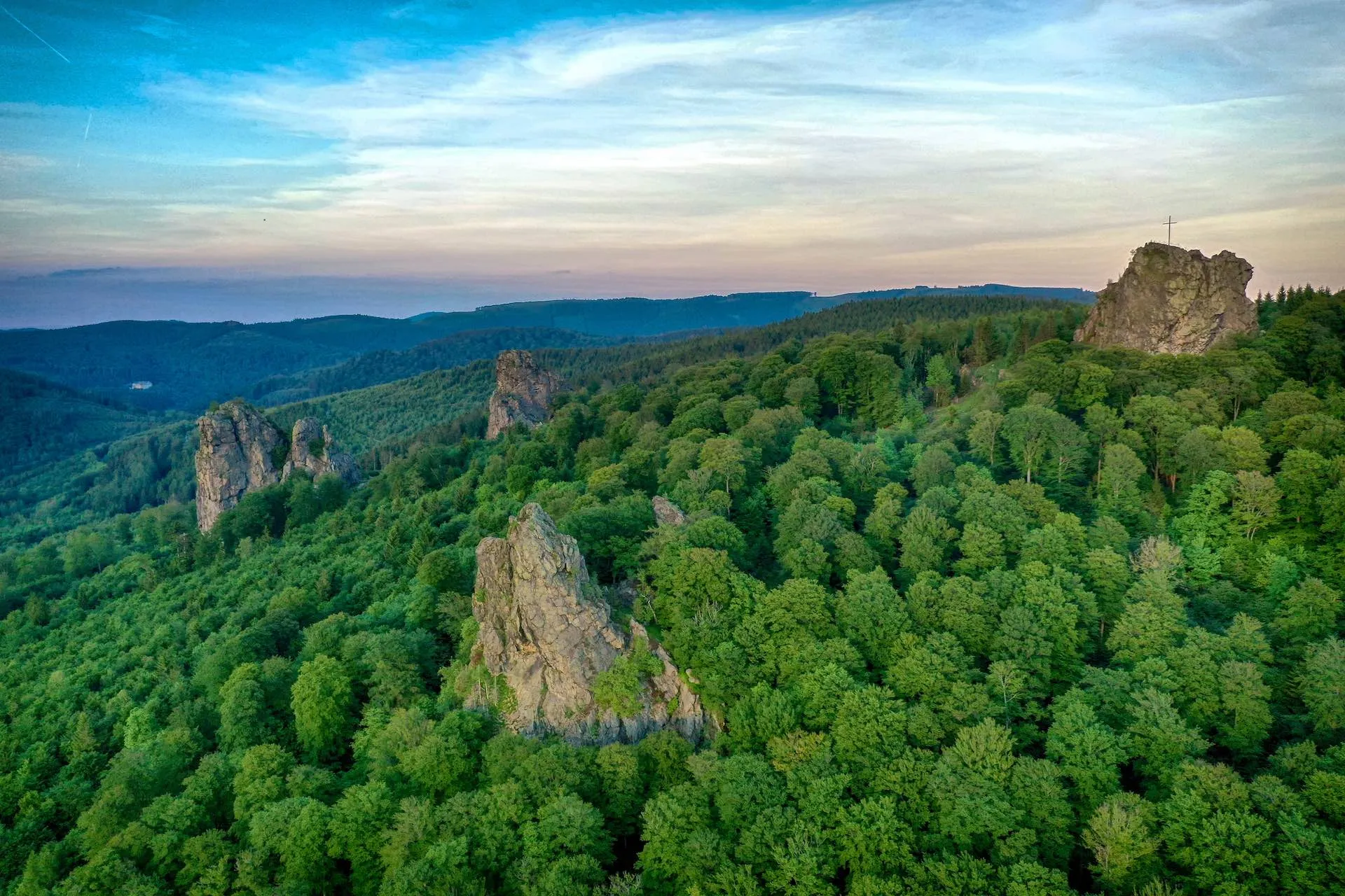 Schöne deutsche Landschaft - im Sauerland bei den Bruchhauser Steinen