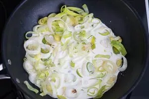 Schritt 5: Sahne hinzugeben.