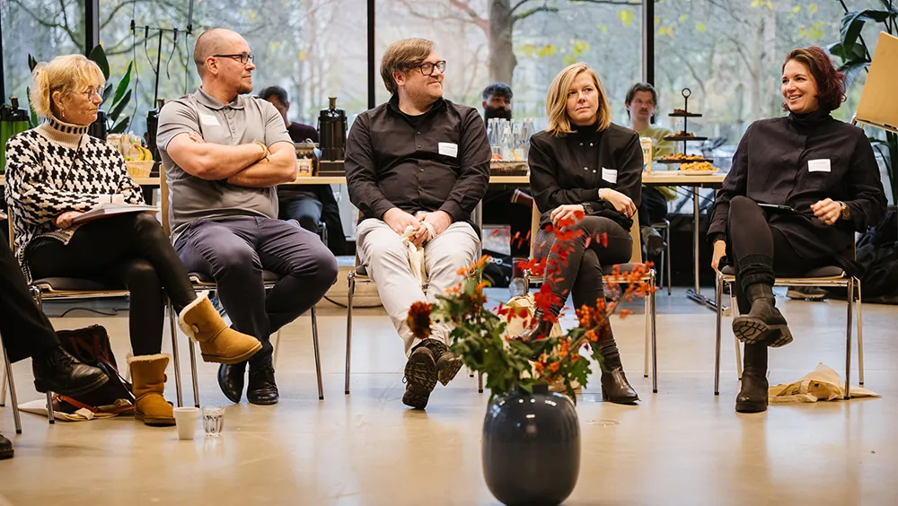 Schulleitungspersonen im Dialog über Digital Leadership