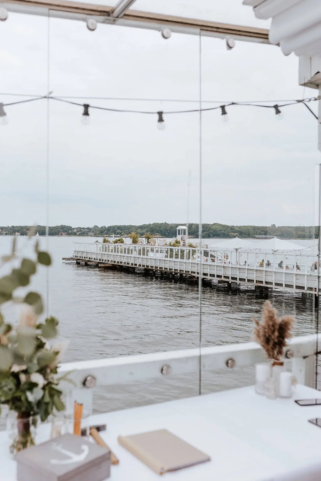 Seebar Kiel – heiraten direkt über dem Wasser