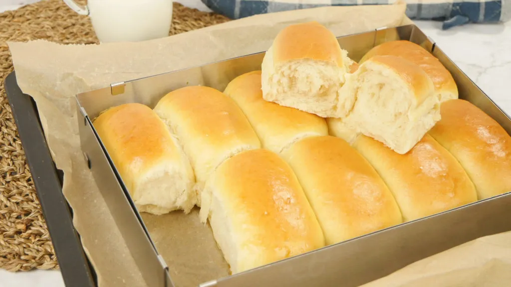 Servierfertige Abreißbrötchen, perfekt als Beilage für Grillfeste oder unterwegs.