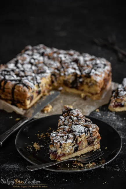 Servierfertiger Geburtstagskuchen mit Schokoladenverzierung