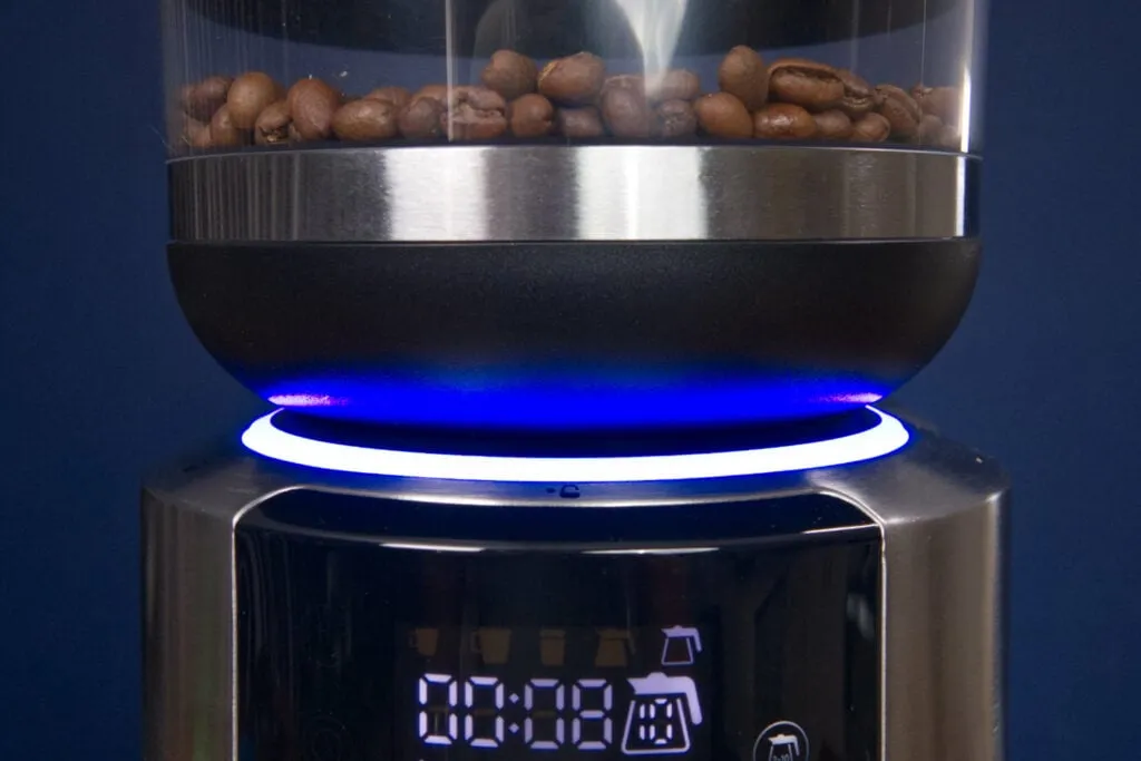 Severin Filka leuchtet blau