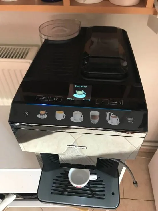 Siemens EQ.500 Classic Kaffeemaschine, Ansicht vorne oben