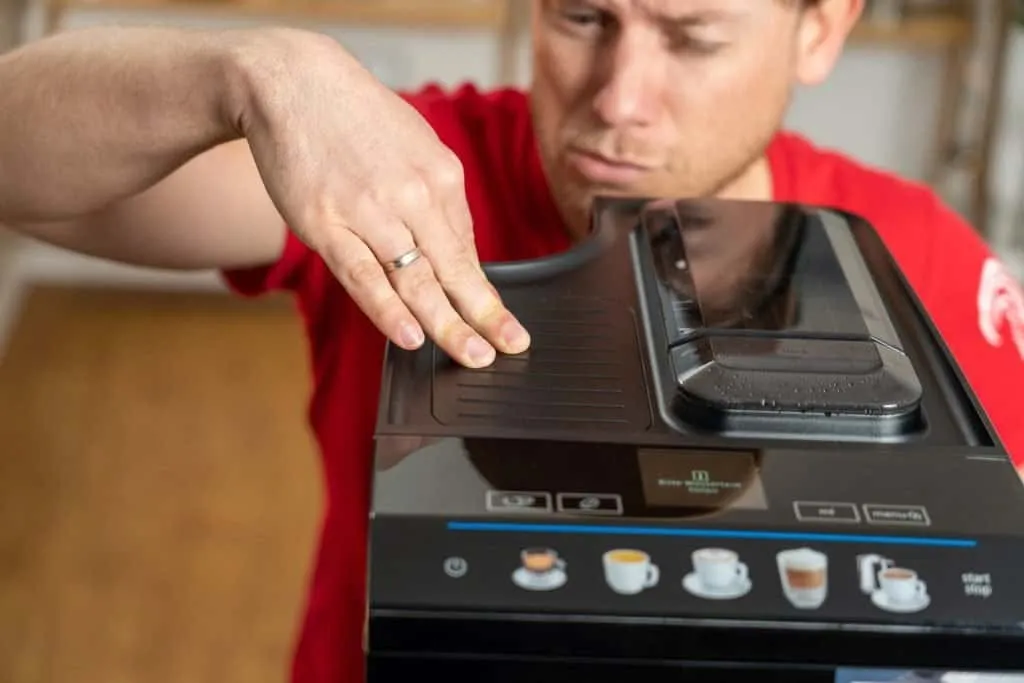 Siemens EQ.500 integral Kaffeevollautomat mit Tassenablage