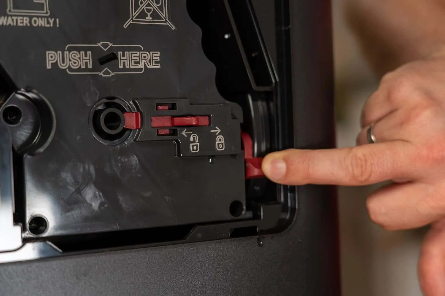 Siemens EQ6 Kaffeevollautomat Bruehgruppe entriegeln