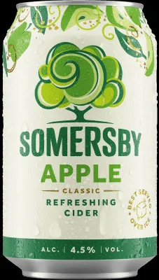 Somersby Apple Cider Flasche vor Apfelhintergrund