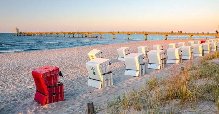 Sonnenuntergang an der Seebrücke Zinnowitz auf Usedom – einer der schönsten Ostsee Ferienorte.