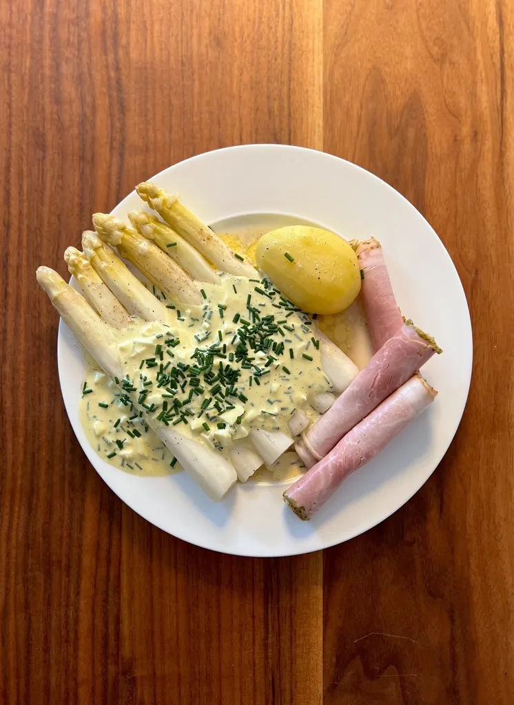 Spargel mit Bozner Sauce