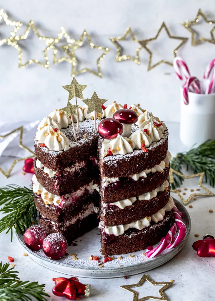 Spekulatius Schoko Kirsch Torte mit Zimtcreme, ein bewährtes und leckeres Weihnachtsrezept
