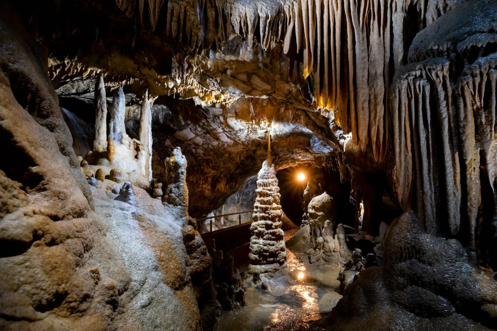 Stalagmiten in der Dechenhöhle in Iserlohn