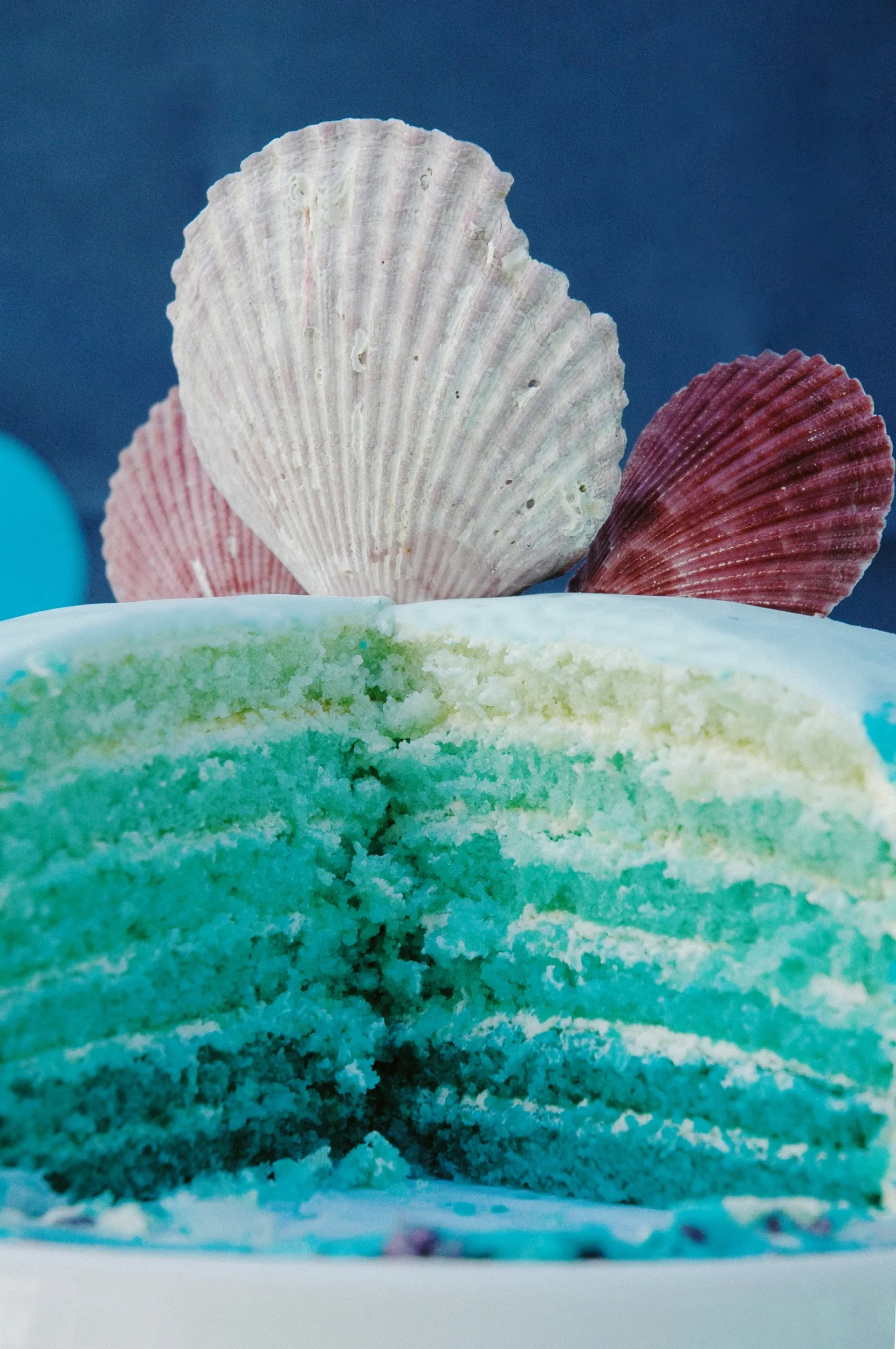 Strahlender Geburtstagskuchen Meerjungfrau in Ombre-Technik mit beeindruckendem Farbverlauf