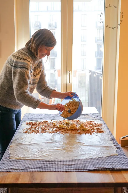 Strudelteig befüllen