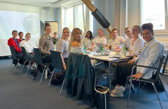 Studentenkurs der Hochschule Fresenius für Kommunikationswirkungsforschung besucht GIM