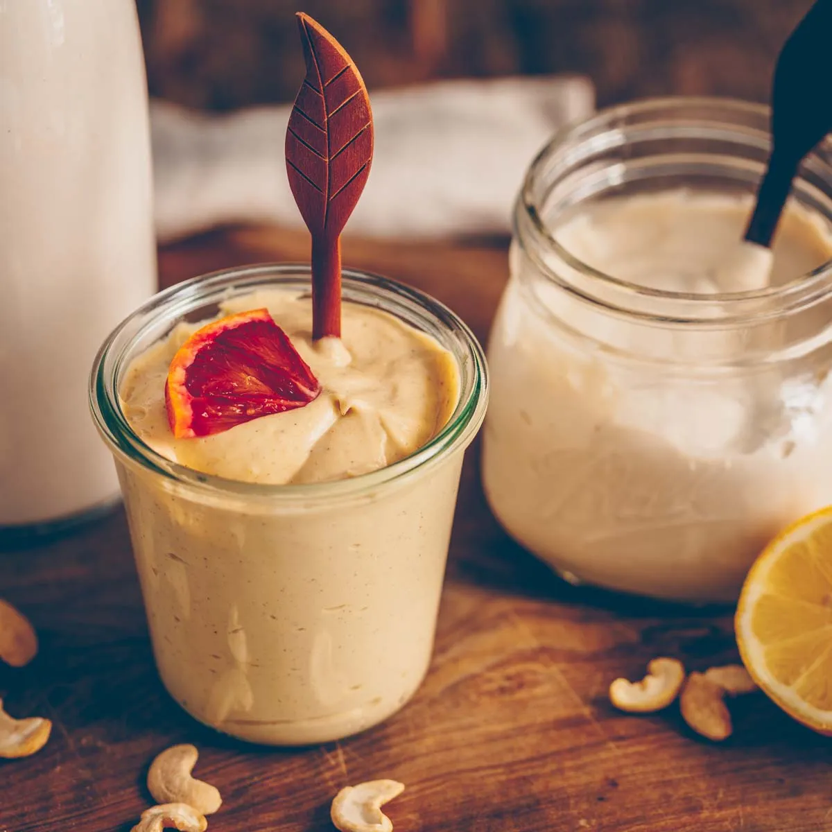 Süße Cashewcreme als Frosting für Kuchen oder als Dessertkomponente.