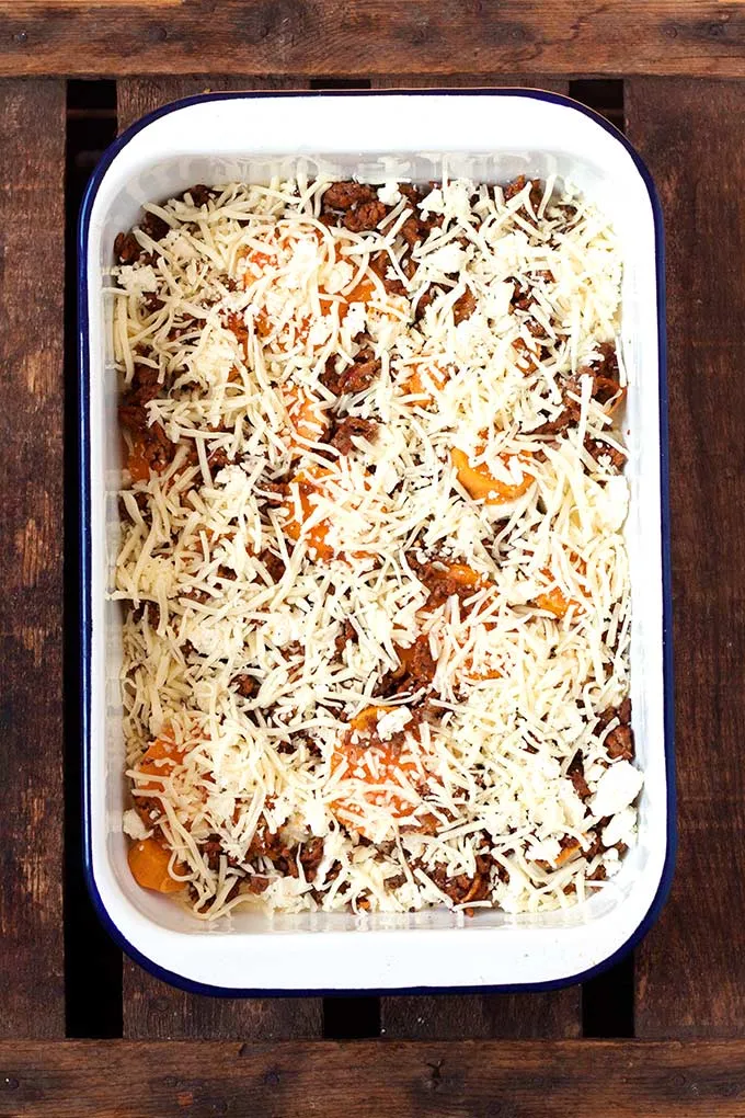 Süßkartoffel-Hackfleisch-Auflauf, cremig und goldbraun aus dem Ofen