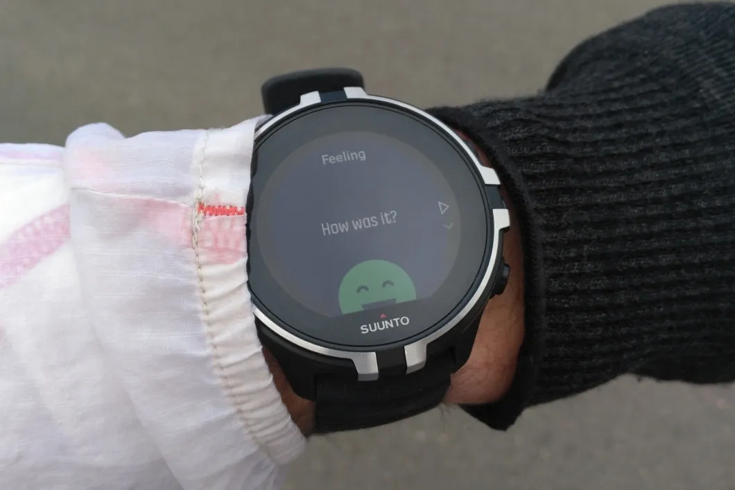 Suunto Spartan Sport zeigt die Frage "How was it?" zur Bewertung des Trainings