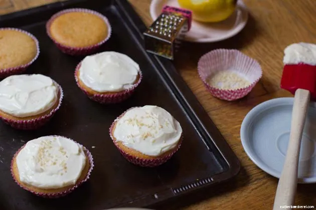 Tahini-Cupcakes mit Zitronen-Ricotta-Frosting, eine kreative Dessert-Idee