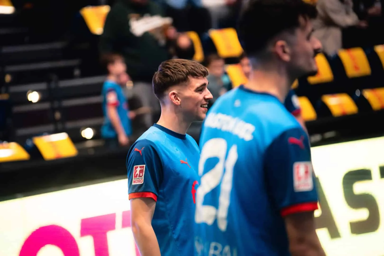 Teamübungen der Holstein Kiel U23 während der Aufwärmphase des LOTTO MASTERS