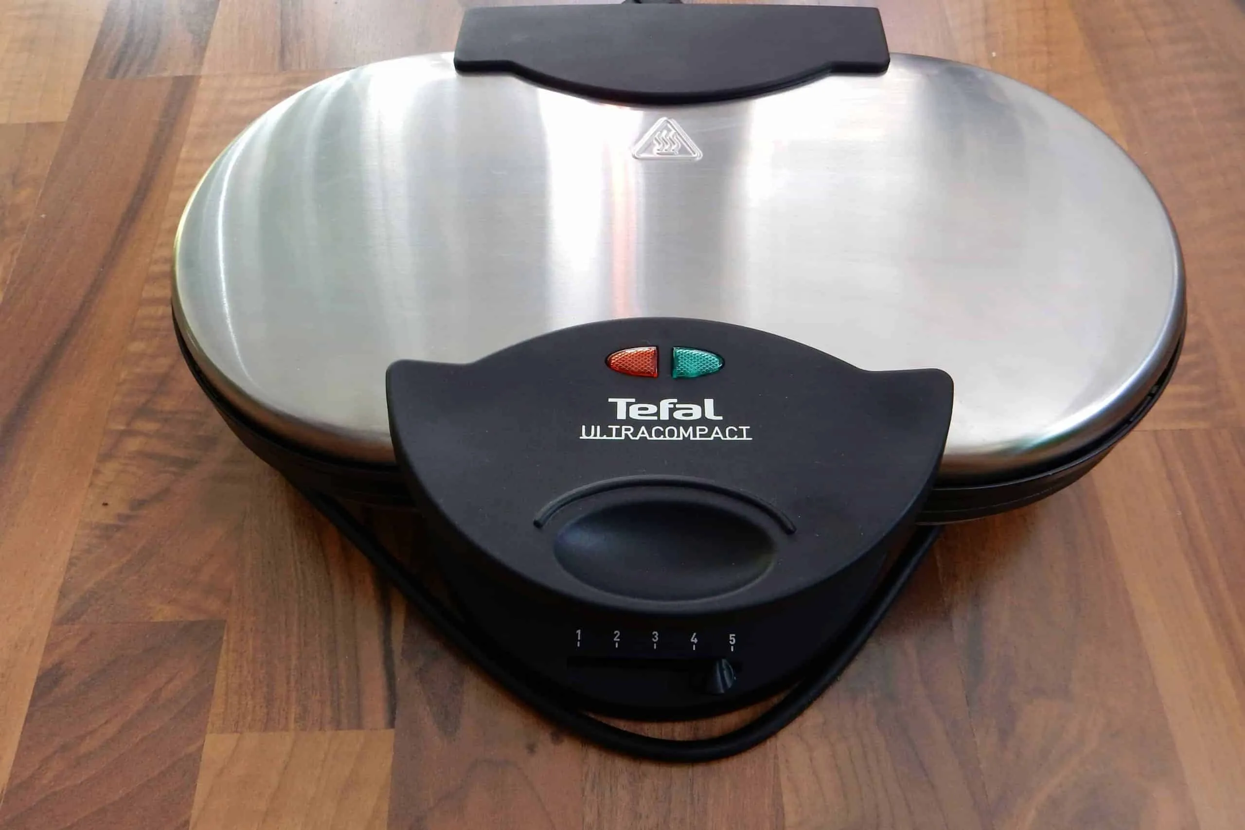 Tefal WM 311D Doppel-Waffeleisen, geschlossen von vorne