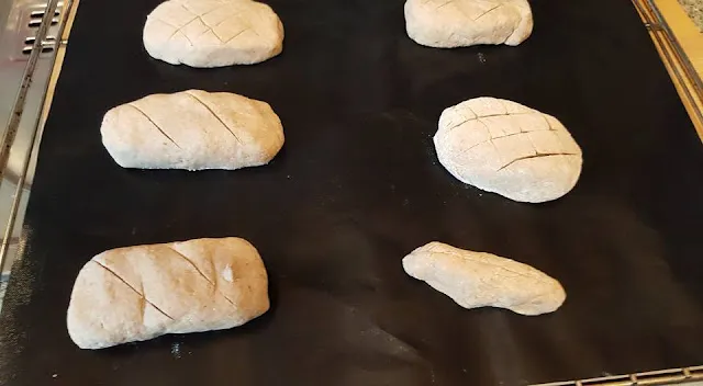 Teiglinge dunkle Dreieck Brötchen