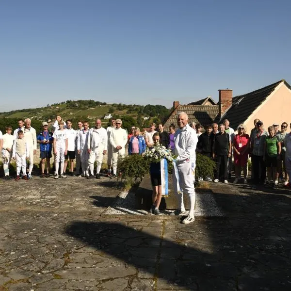 Teilnehmer und Zuschauer bei der Eröffnungszeremonie