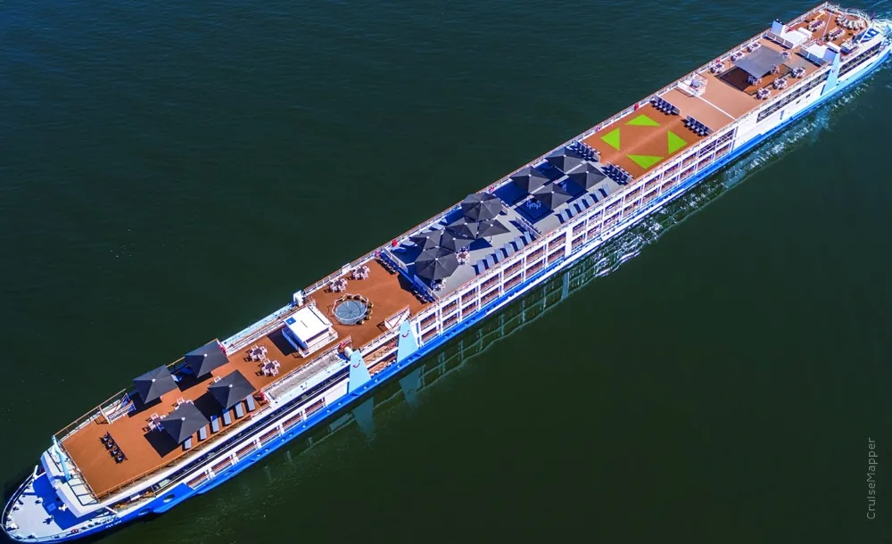 TUI Flusskreuzfahrtschiff (Luftaufnahme)