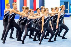 Turnerinnen des TSZ Dornbirn präsentieren eine Choreografie am Boden