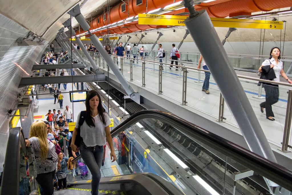U-Bahnstation: Die moderne Metro verbindet die wichtigsten Stadtregionen von São Paulo