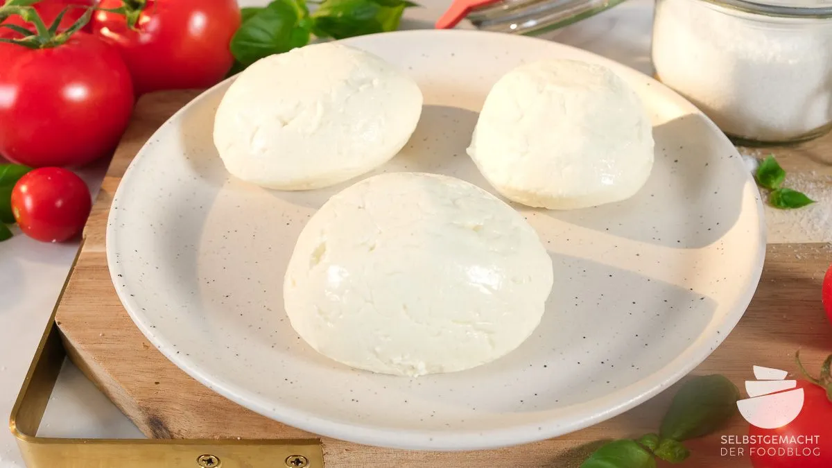 Übersicht der Schritte zur Mozzarella-Herstellung mit Lab