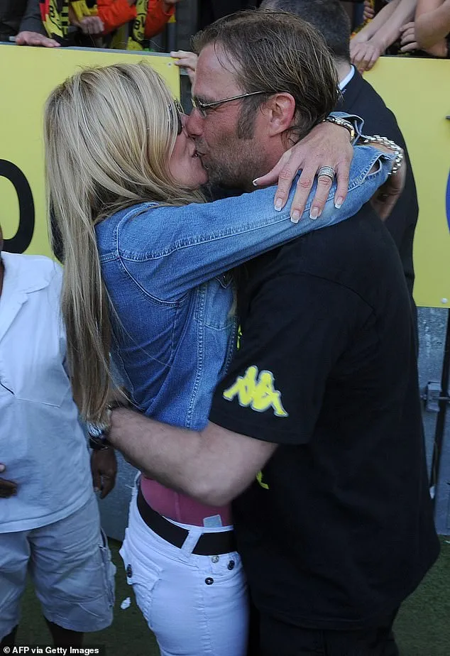 Ulla Sandrock und Jürgen Klopp feiern den Gewinn der Bundesliga 2011 mit Borussia Dortmund