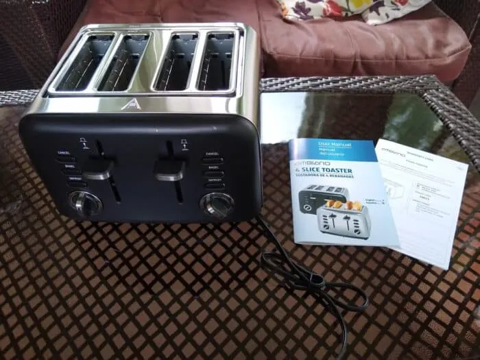 Unboxing des Ambiano Toasters: Lieferumfang mit Bedienungsanleitung