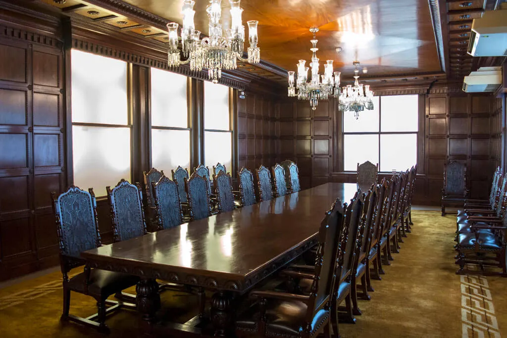 „… und wir brauchten das Geld“ – Konferenzraum des Direktoriums der ehemaligen Landesbank Banespa