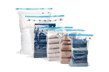 Vakuumbeutel mit Pumpe als platzsparendes Reisegeschenk für Backpacker