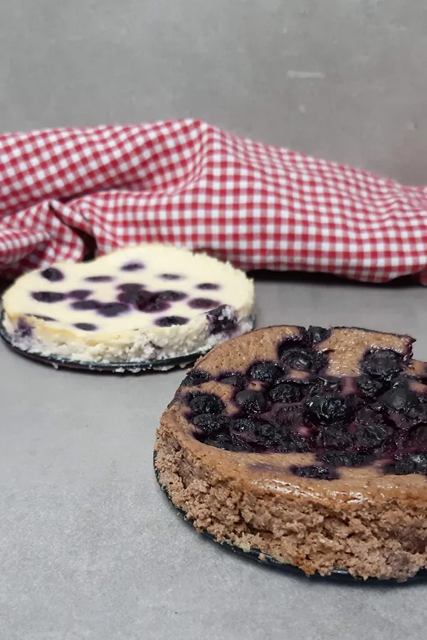 Variante eines WW Skyr Kuchens mit Kakao, eine leckere und leichte Geburtstagskuchen-Idee.