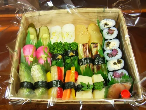 Vegane Sushi-Box für Bento oder Lunch