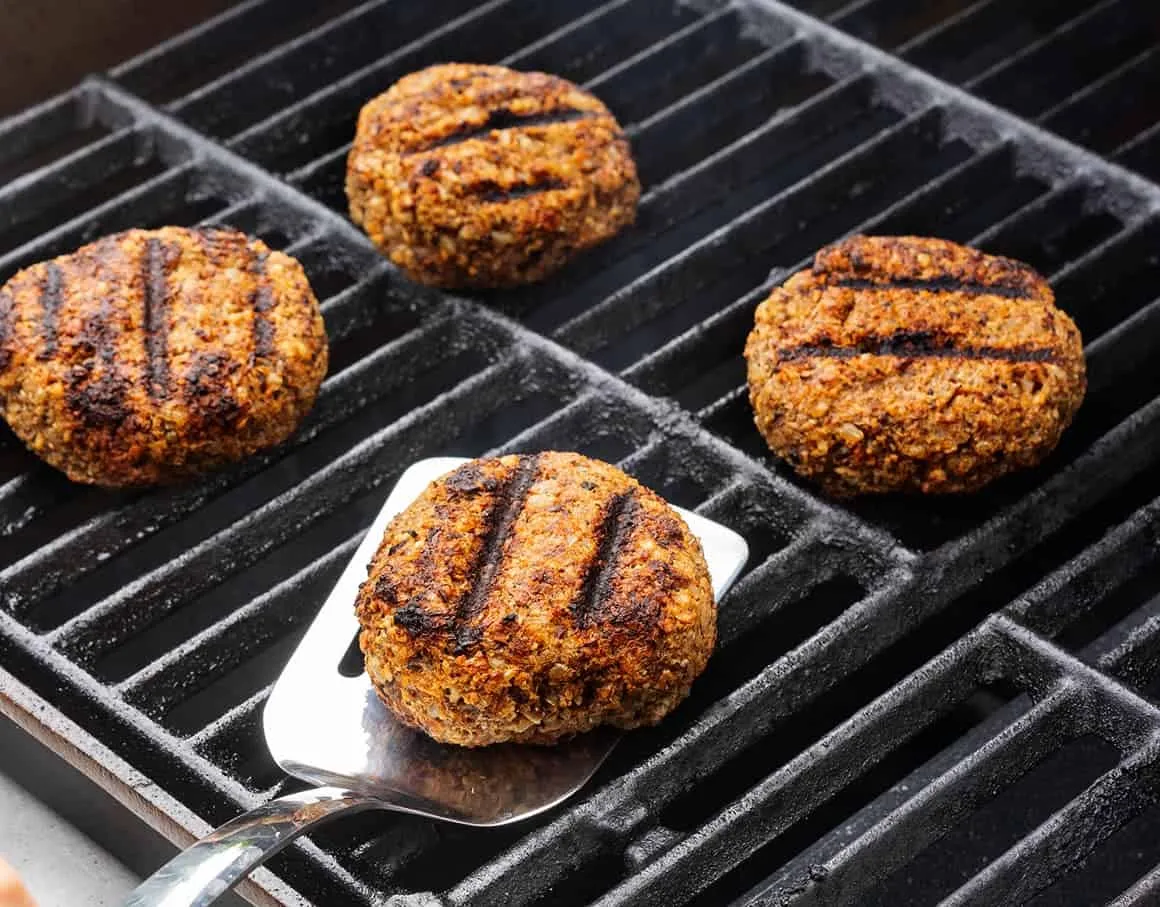 Veggie Burger auf dem Grill