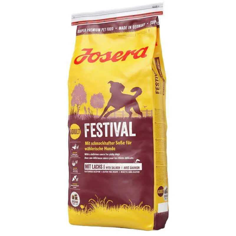 Verpackung von Josera Festival 15kg Trockenfutter für Hunde mit Lachs in einer Tierhandlung