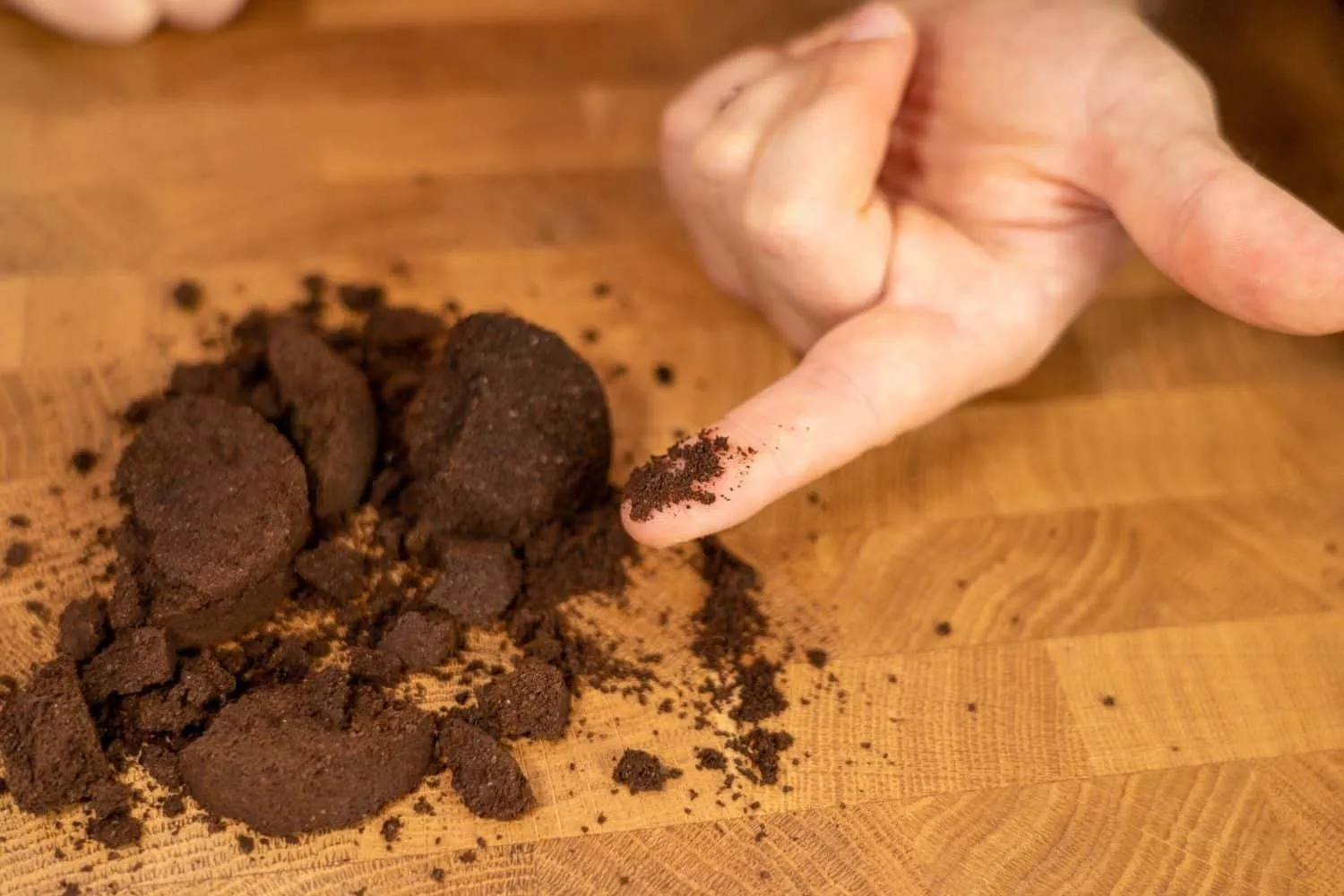 Verwendeter Kaffeesatz aus dem Krups Kaffeevollautomat
