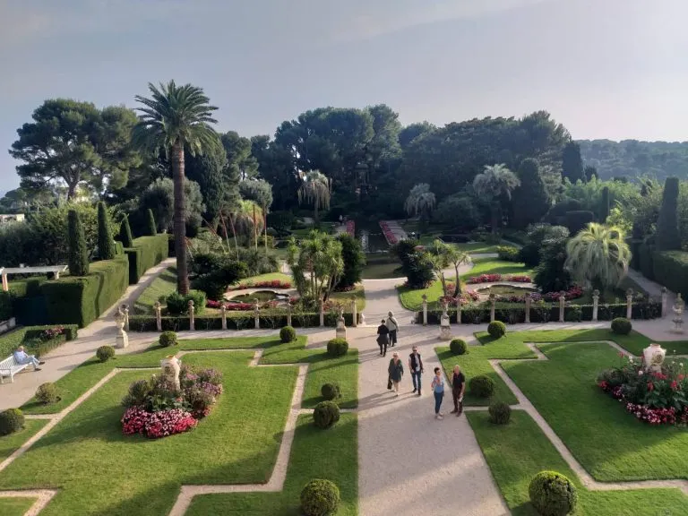 Villa Rothschild mit gepflegtem Garten an der Cote d'Azur