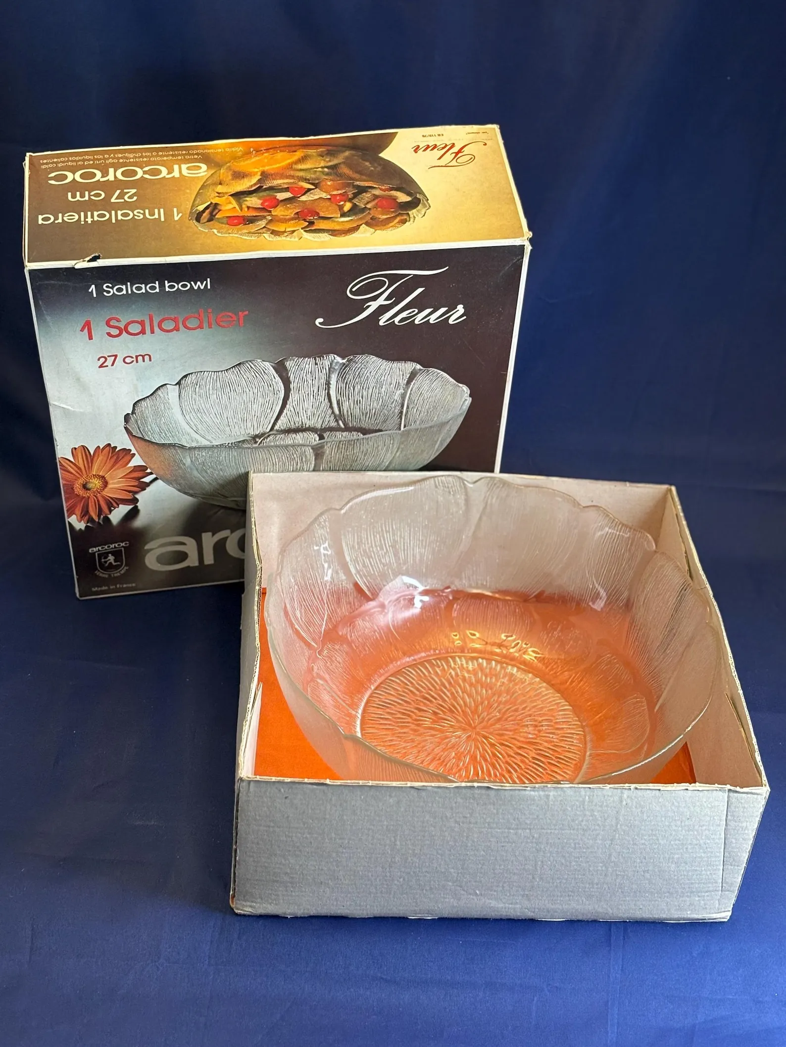 Vintage Arcoroc Fleur Salatschüssel mit Blumenmotiv aus gehärtetem Glas in Originalverpackung
