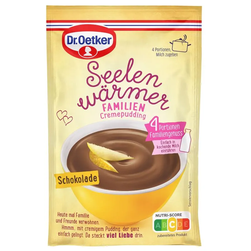 Warmer Schokopudding, bekannt als Seelenwärmer, serviert mit Sahne