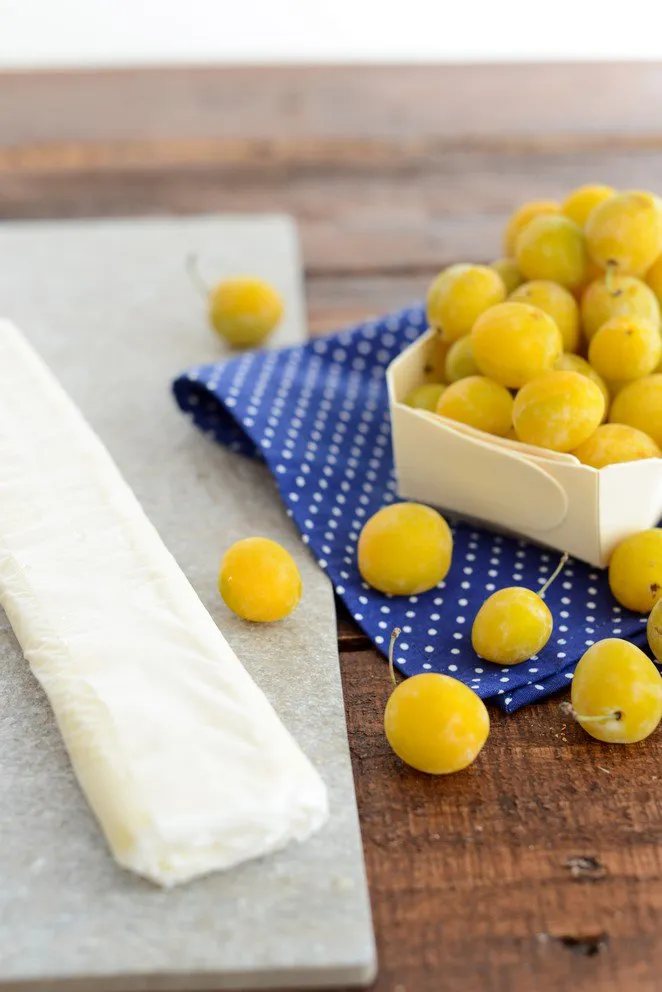 Zutaten für Mirabellentaschen: Mirabellen, Zucker, Tonkabohne, Blätterteig