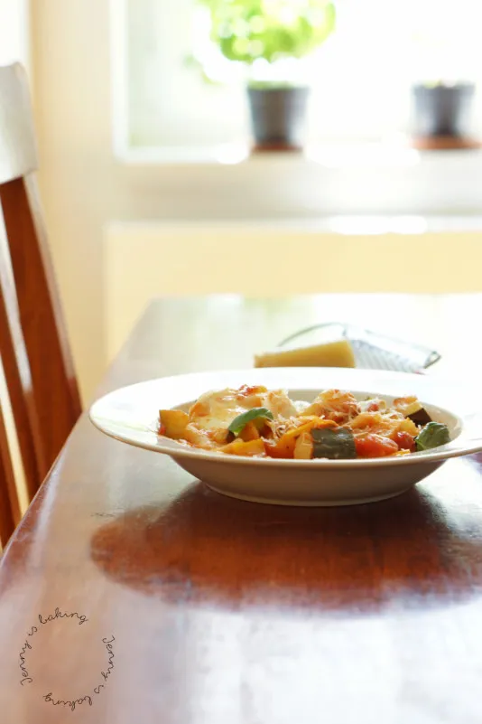 Zutaten für One-Pot Lasagne vegetarisch bereit zum Kochen