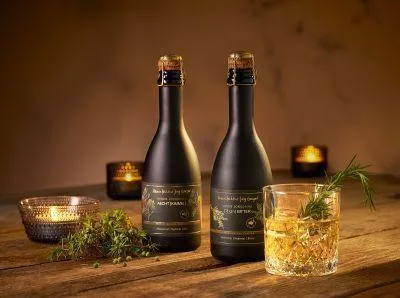 Zwei Flaschen Virgin Longdrinks - Hydrolate der Manufaktur Jörg Geiger