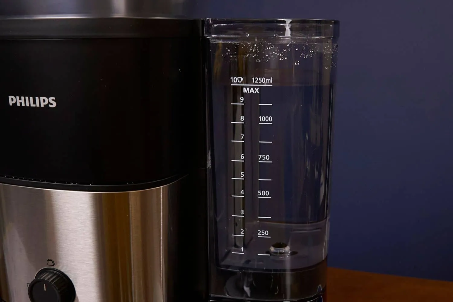 Abnehmbarer Wassertank der Philips All in One Brew HD7900