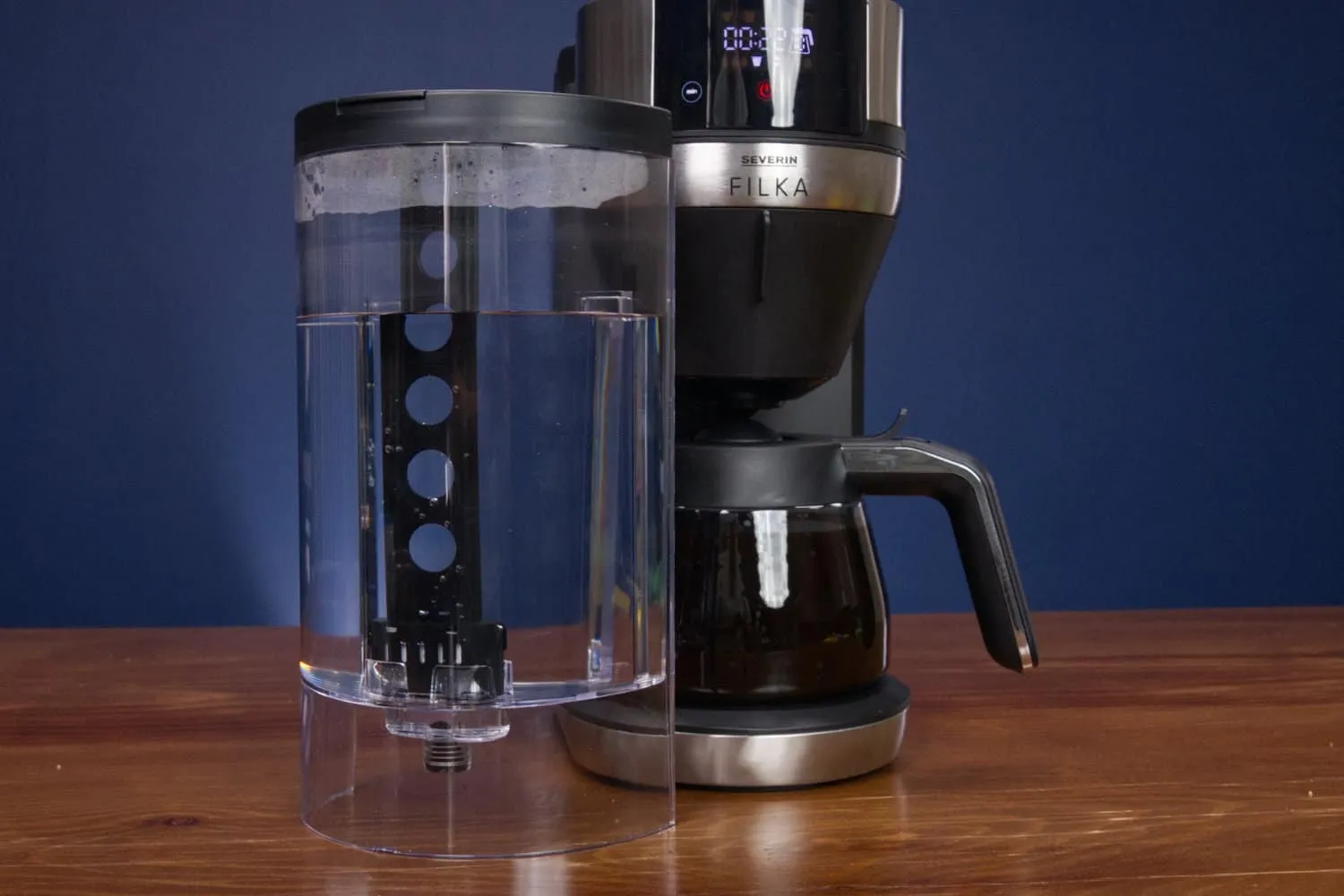 Abnehmbarer Wassertank der Severin Filka Kaffeemaschine für einfaches Befüllen und Reinigen