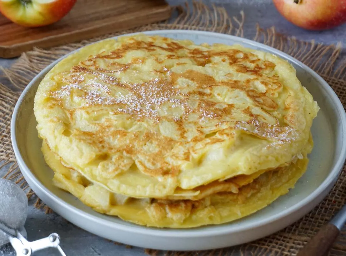 Apfelpfannkuchen – so einfach & fluffig wie bei Oma