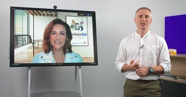 Barbara Holzapfel, Vice President Education bei Microsoft, spricht via Videokonferenz auf der Microsoft Envision Education 2020, mit Michael Wittel daneben